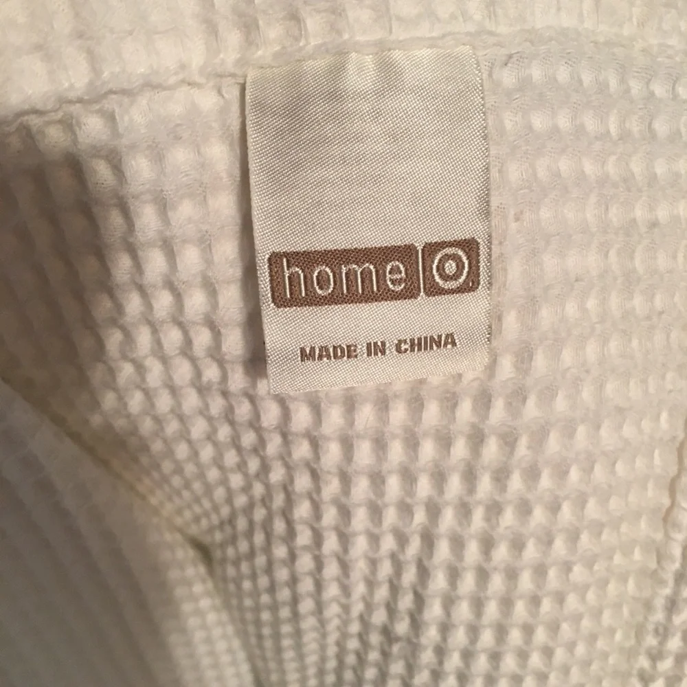 Home Collection White Waffle Weave Shower Curtain